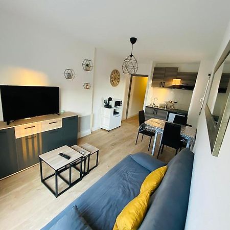Appartement Au Port De Saint Cyprien Esterno foto
