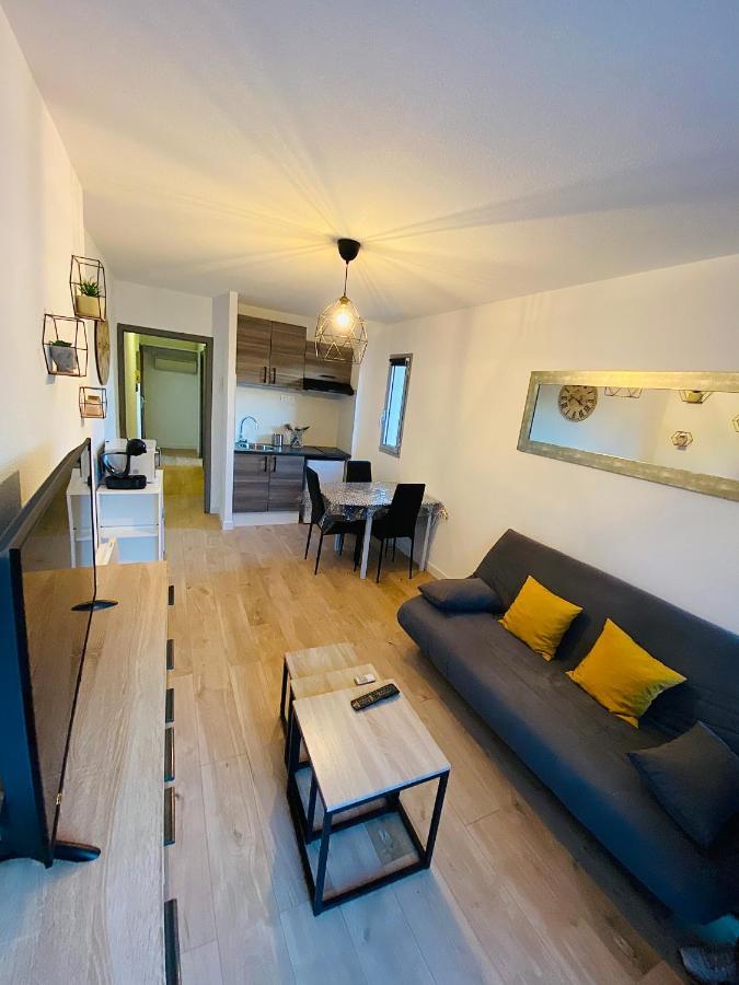Appartement Au Port De Saint Cyprien Esterno foto