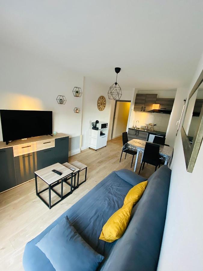 Appartement Au Port De Saint Cyprien Esterno foto